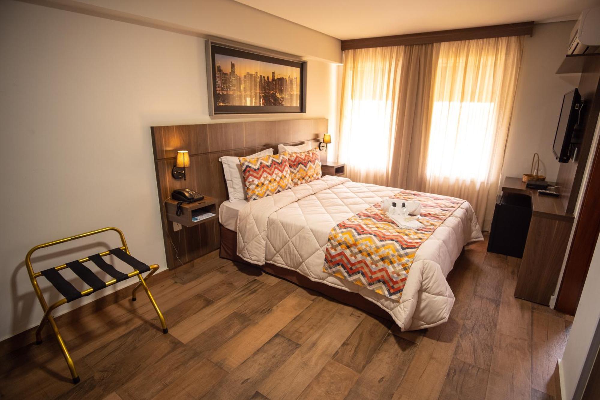 Padom Business Hotel Bragança Paulista Екстериор снимка