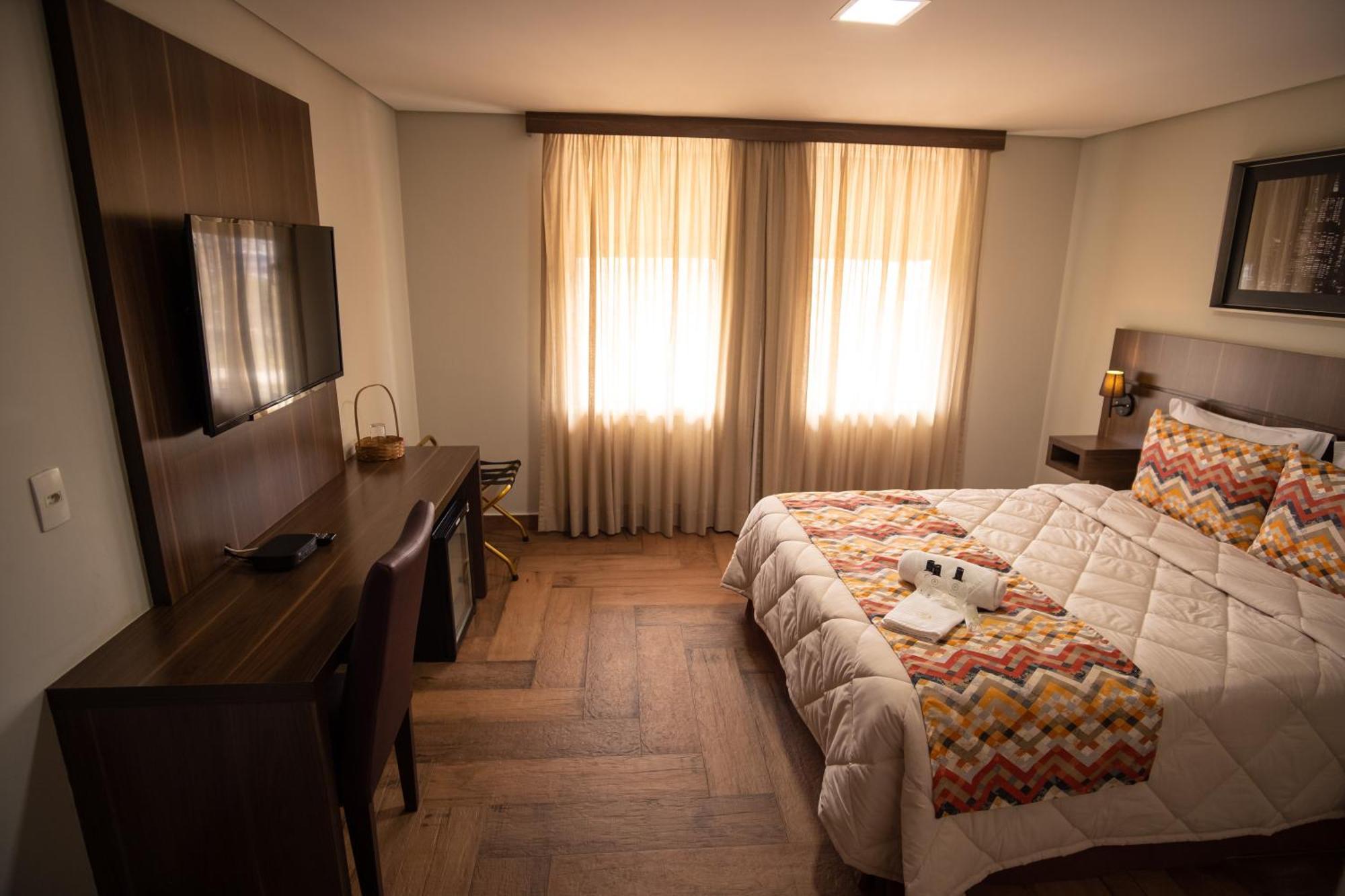 Padom Business Hotel Bragança Paulista Екстериор снимка