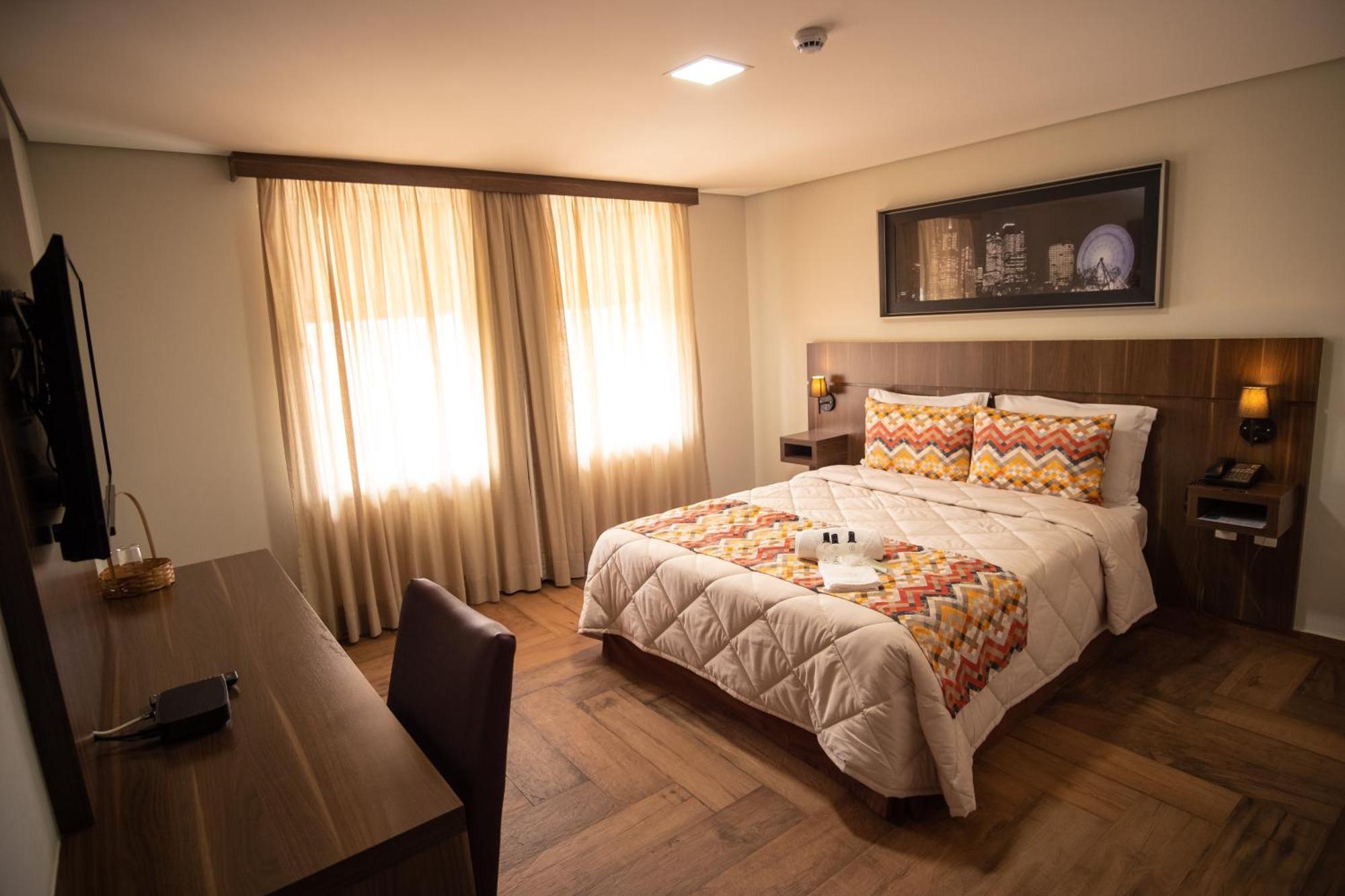Padom Business Hotel Bragança Paulista Екстериор снимка