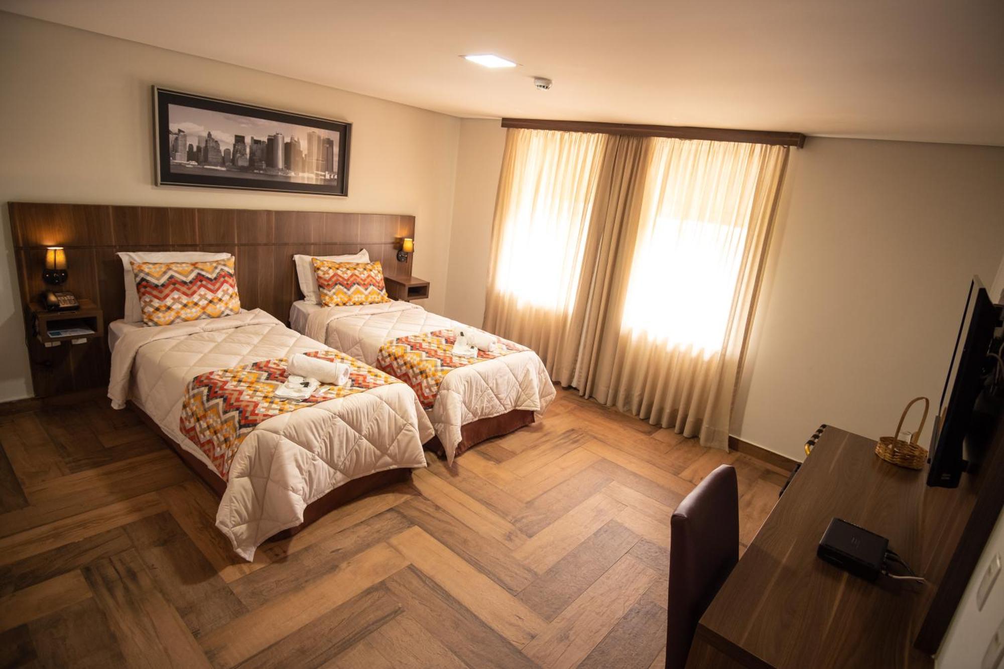 Padom Business Hotel Bragança Paulista Екстериор снимка