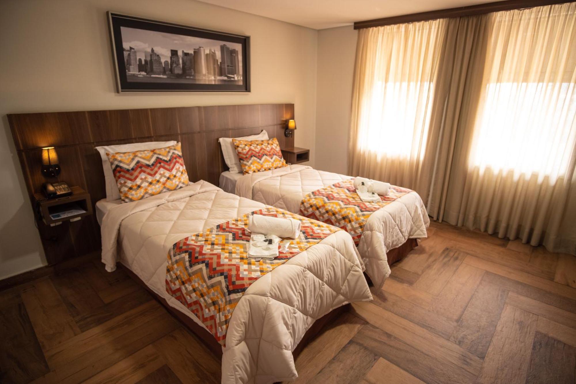 Padom Business Hotel Bragança Paulista Екстериор снимка