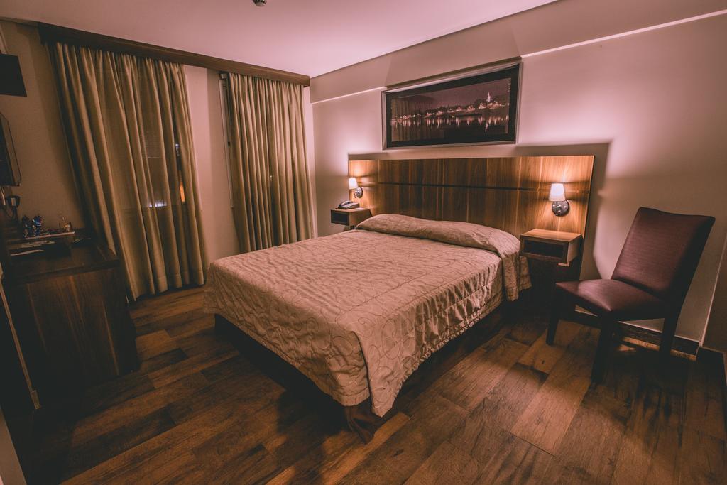 Padom Business Hotel Bragança Paulista Стая снимка