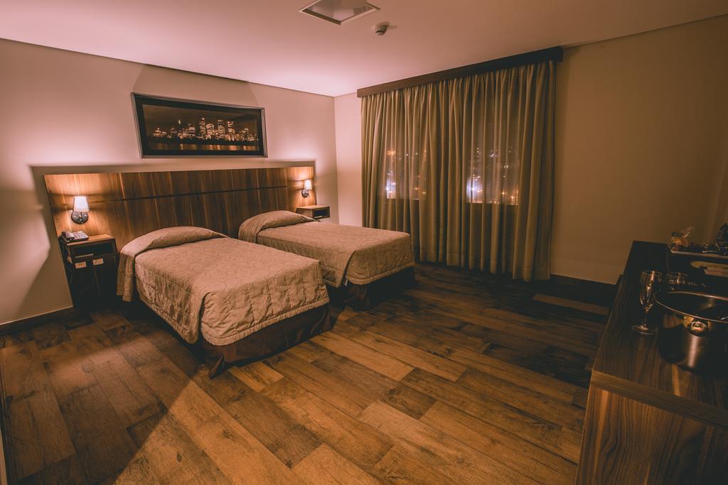 Padom Business Hotel Bragança Paulista Стая снимка