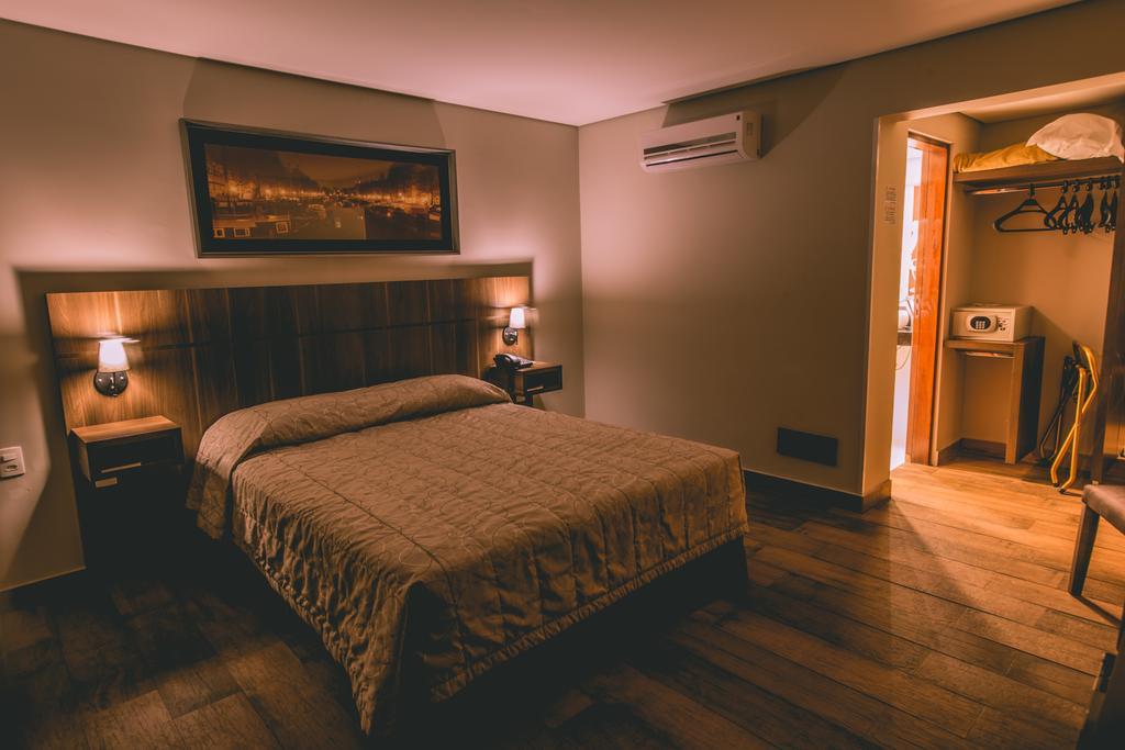 Padom Business Hotel Bragança Paulista Стая снимка