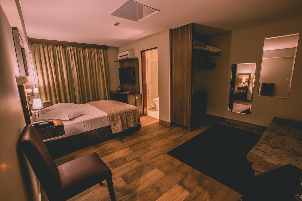 Padom Business Hotel Bragança Paulista Стая снимка