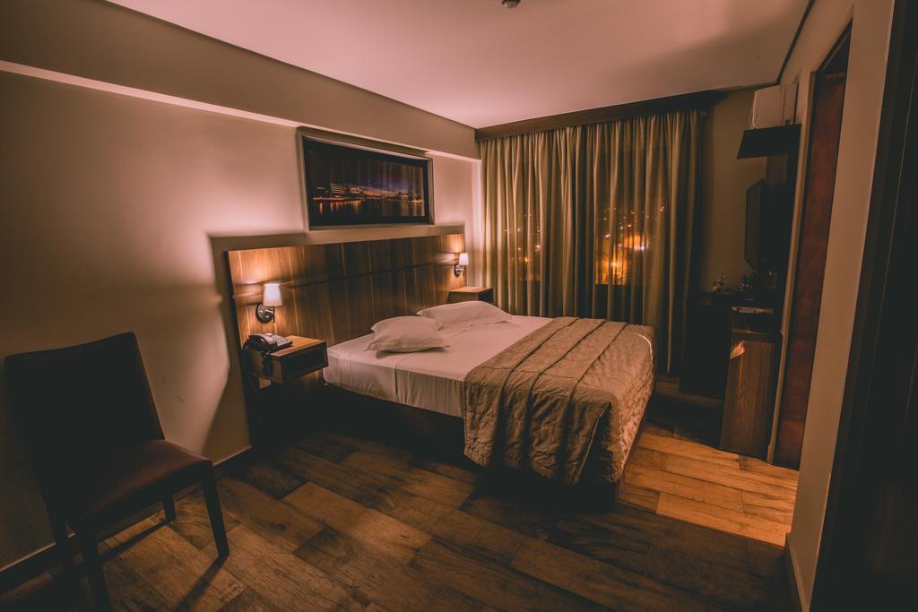 Padom Business Hotel Bragança Paulista Екстериор снимка