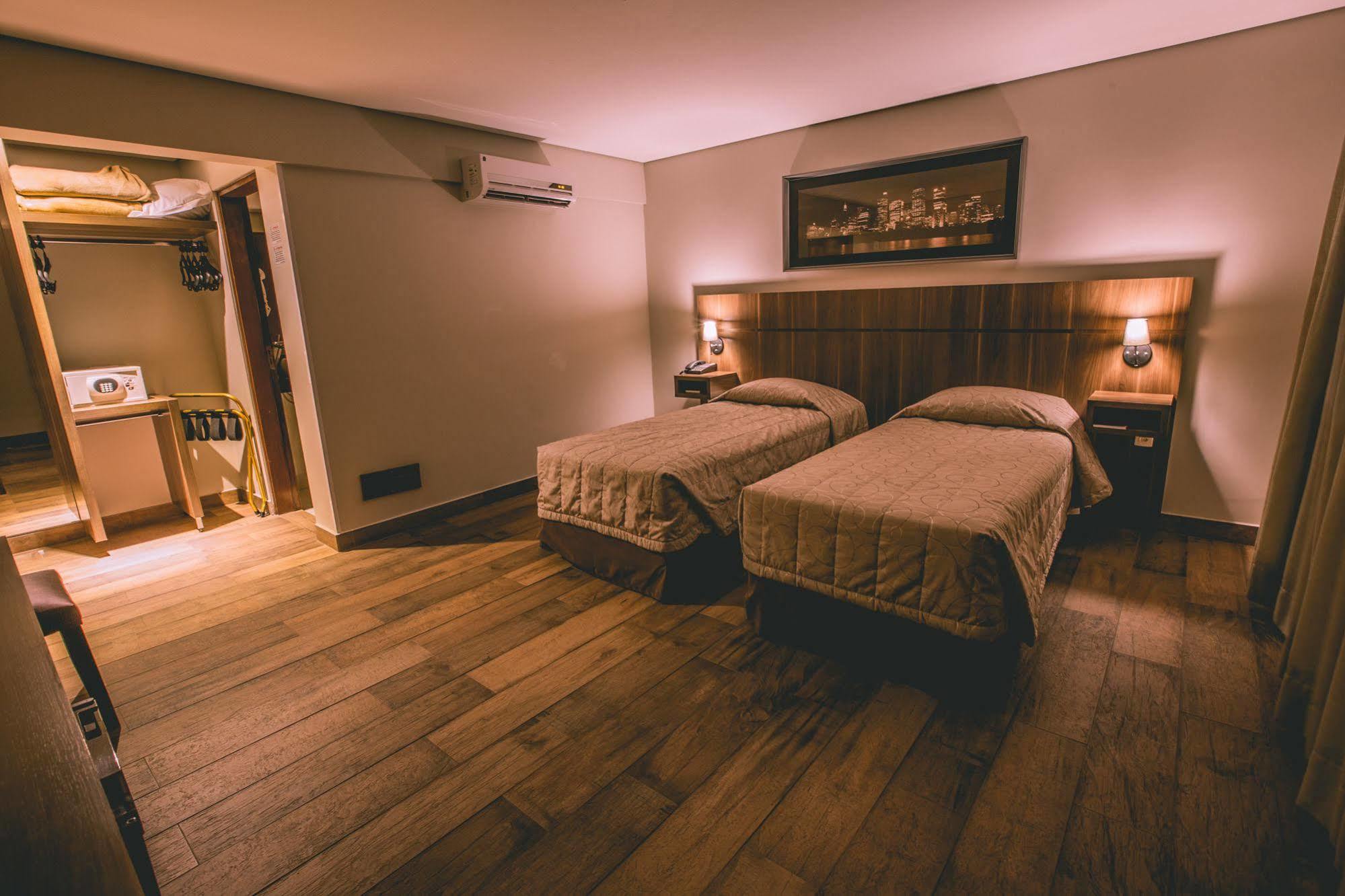 Padom Business Hotel Bragança Paulista Екстериор снимка